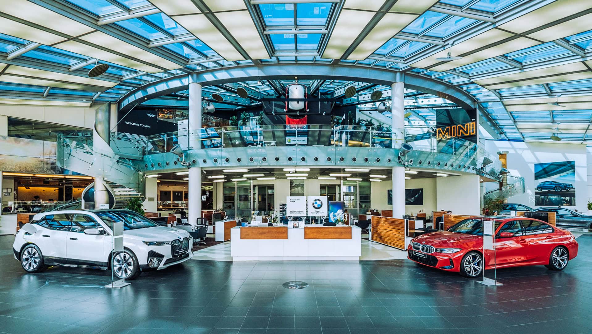 borusan otomotiv bmw mini showroom istinye overview tkm photo 02 - TKM Photo Madrid Industrial Photography borusan otomotiv bmw mini showroom istinye overview tkm photo 02