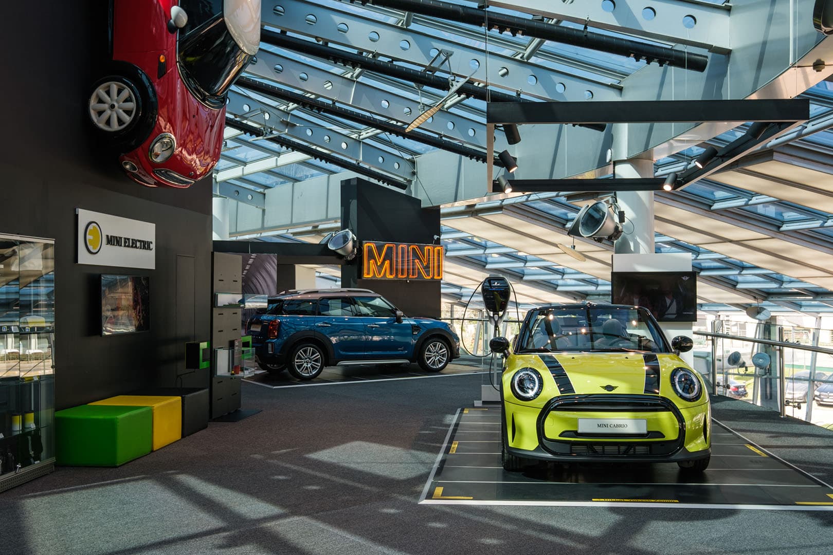 borusan otomotiv mini showroom electric display istinye tkm photo 04 - TKM Photo Madrid Industrial Photography borusan otomotiv mini showroom electric display istinye tkm photo 04